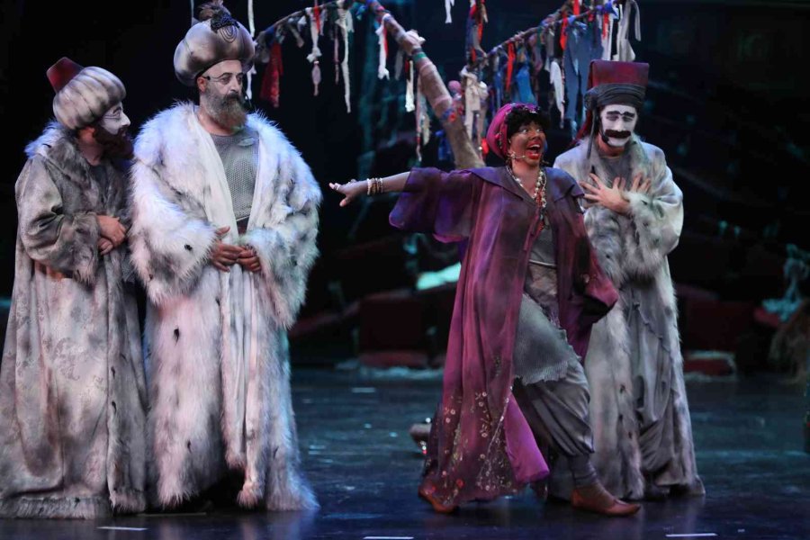 Antalya Şehir Tiyatrosu’nda 830 Kişilik İki Yeni Tiyatro Sahnesi