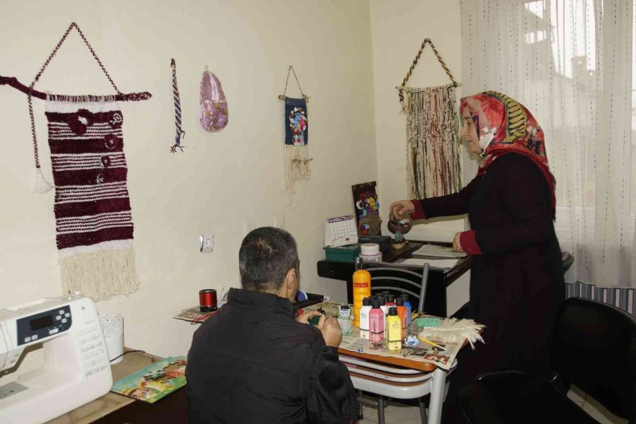 Özel Bireyler Özel Ürünler Üretiyor