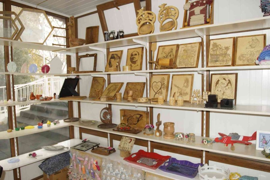 Özel Bireyler Özel Ürünler Üretiyor