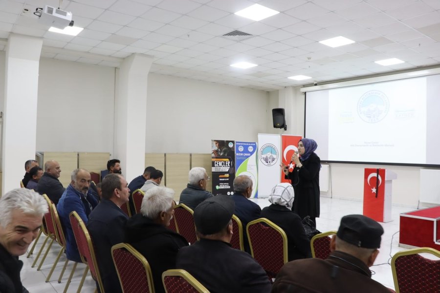 Büyükşehir’den 16 İlçede 714 Muhtara Eğitim