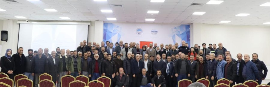 Büyükşehir’den 16 İlçede 714 Muhtara Eğitim