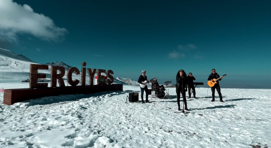 Öğretmenler, Kadın Kooperatifleri İçin Şarkı Besteledi