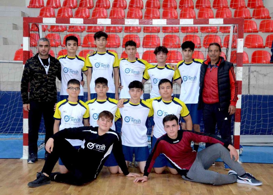 Okullar Arası Gençler Hentbol Müsabakaları Başladı