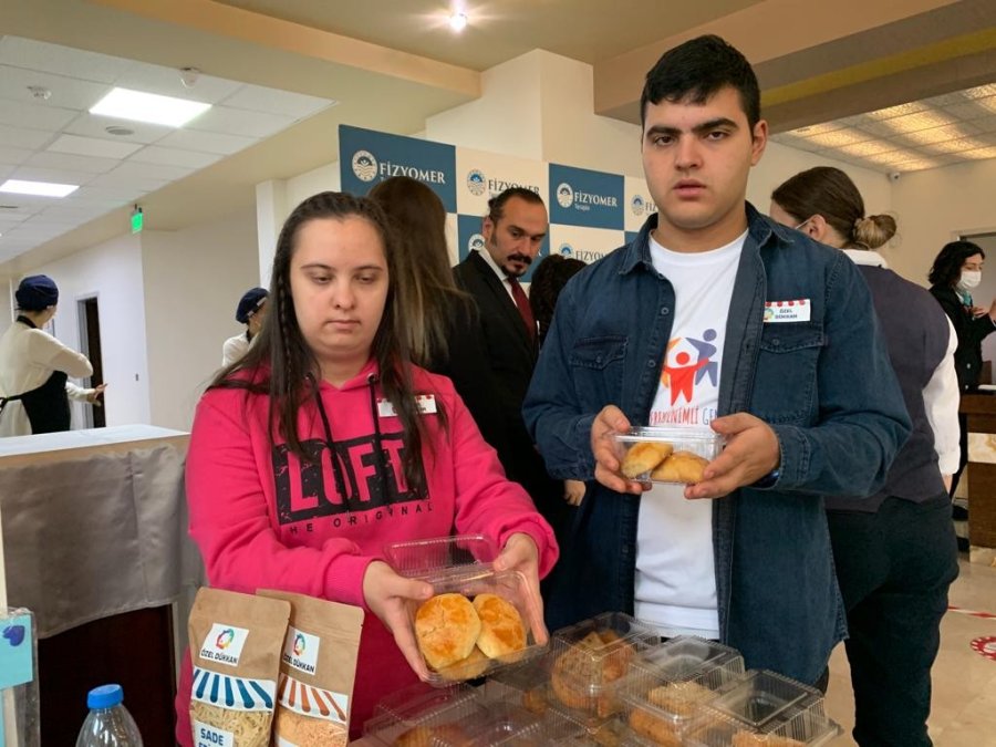 Engelliler Günü’nde Özel Sergi