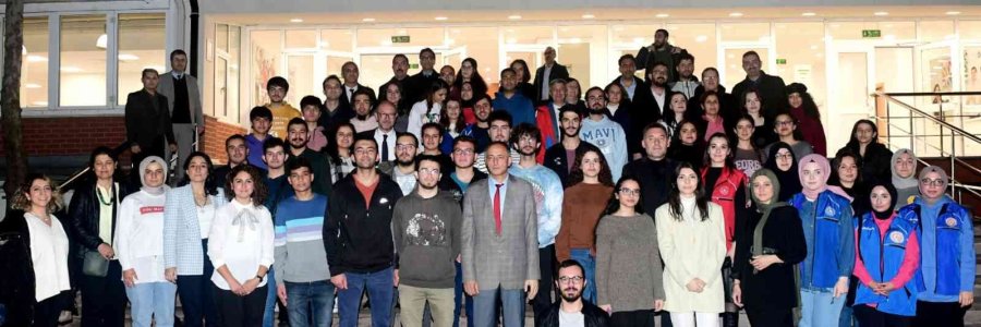 Rektör Erdal Engelli Öğrencilerle Akşam Yemeğinde Bir Araya Geldi