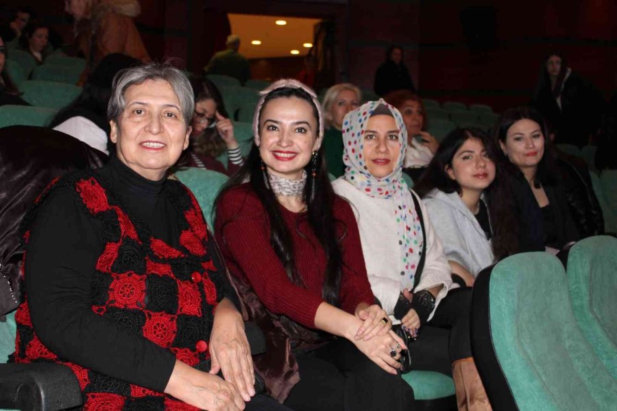 Kadın Yönetmenlerin Sinematografik Çekimleri Ödülleri De Beraberinde Getirdi