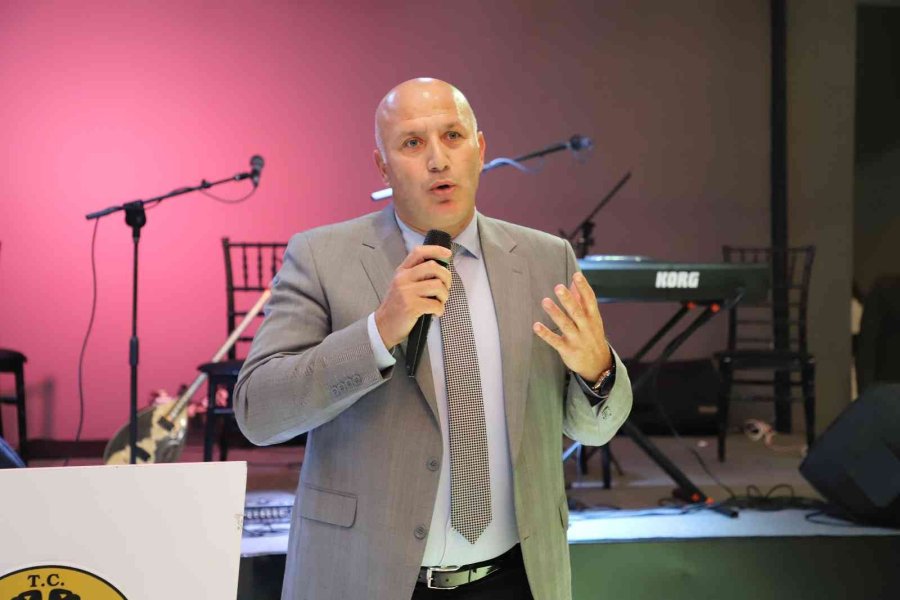 Alanya Belediyesi’nin Düzenlediği Sevgi Gecesi Renkli Anlara Sahne Oldu