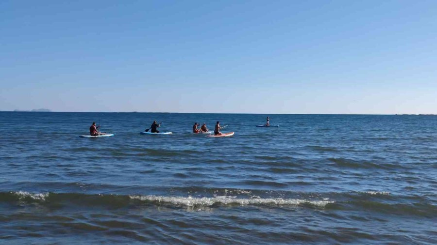 Antalya’da Balık Havuzunun Patladığı Söylentisi Üzerine Vatandaşlar Sahile Koştu