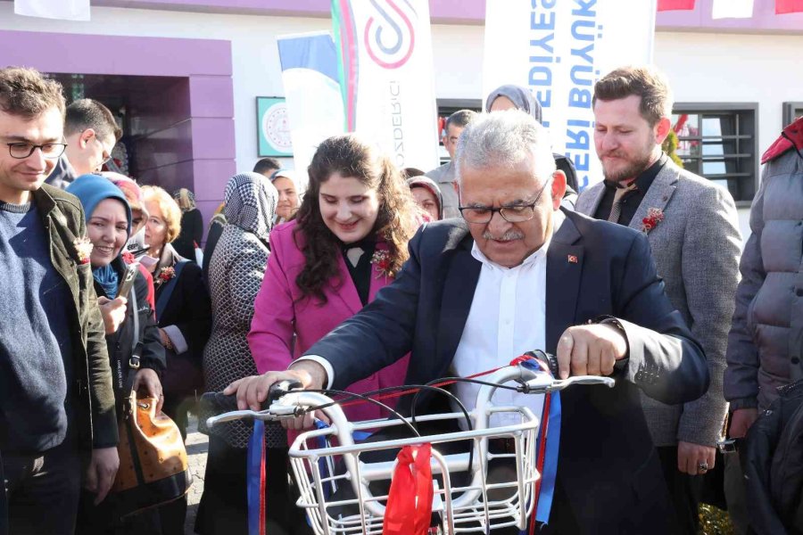 Başkan Büyükkılıç, Engelli Selin’in Hayalini Gerçekleştirdi