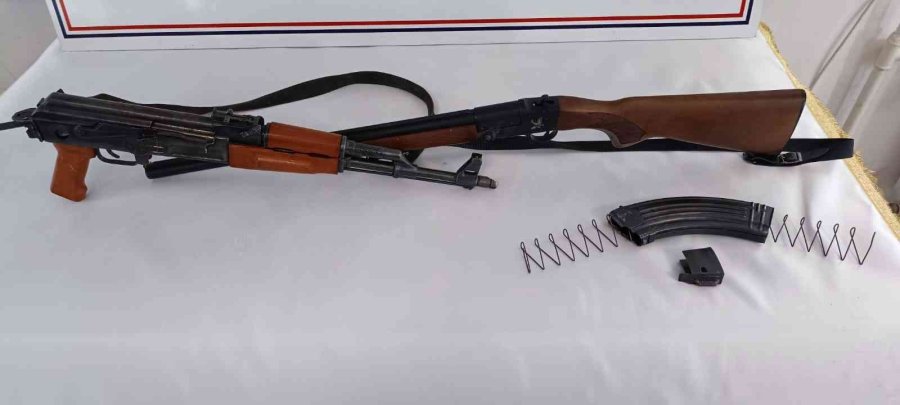 Evde Kaleşnikof Bulundu