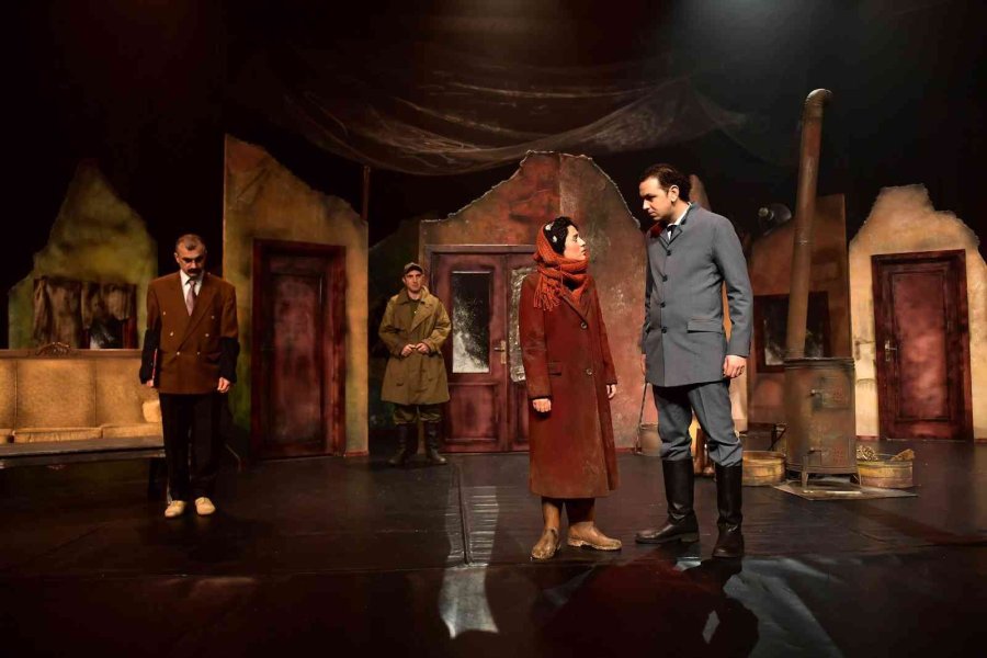 Mersin Büyükşehir Belediyesi Şehir Tiyatrosu Aralık Ayında 6 Oyun Sahneleyecek