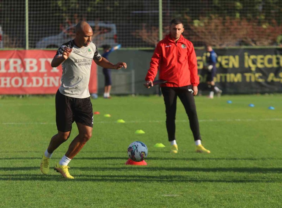 Alanyaspor, Süper Lig Hazırlıklarını Sürdürüyor