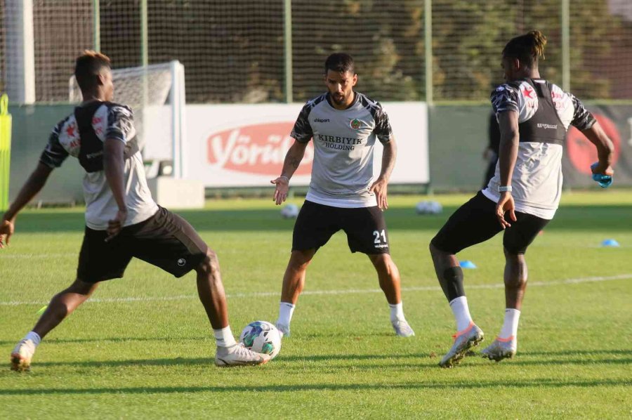 Alanyaspor, Süper Lig Hazırlıklarını Sürdürüyor