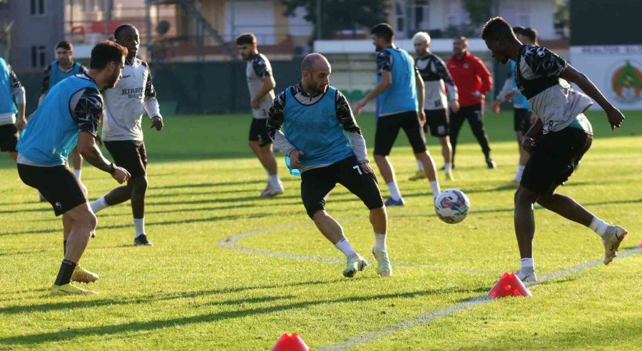 Alanyaspor, Süper Lig Hazırlıklarını Sürdürüyor