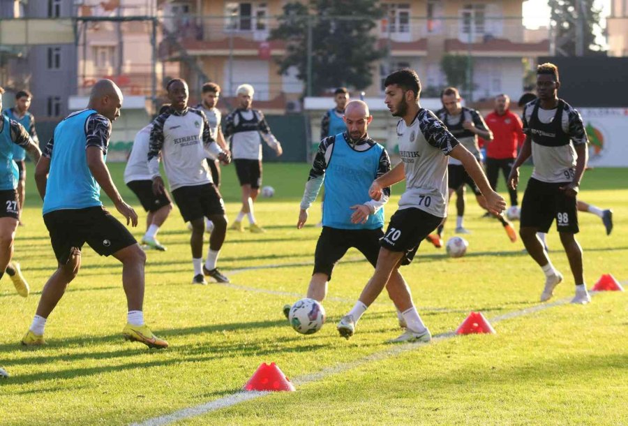 Alanyaspor, Süper Lig Hazırlıklarını Sürdürüyor