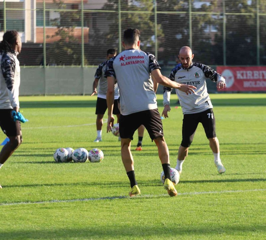 Efecan Karaca: “ikinci Yarı İstediğimiz Puanları Toplayıp Ligi En İyi Yerde Bitirmek İstiyoruz”