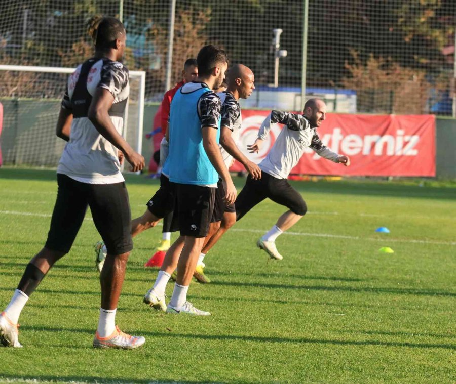 Efecan Karaca: “ikinci Yarı İstediğimiz Puanları Toplayıp Ligi En İyi Yerde Bitirmek İstiyoruz”