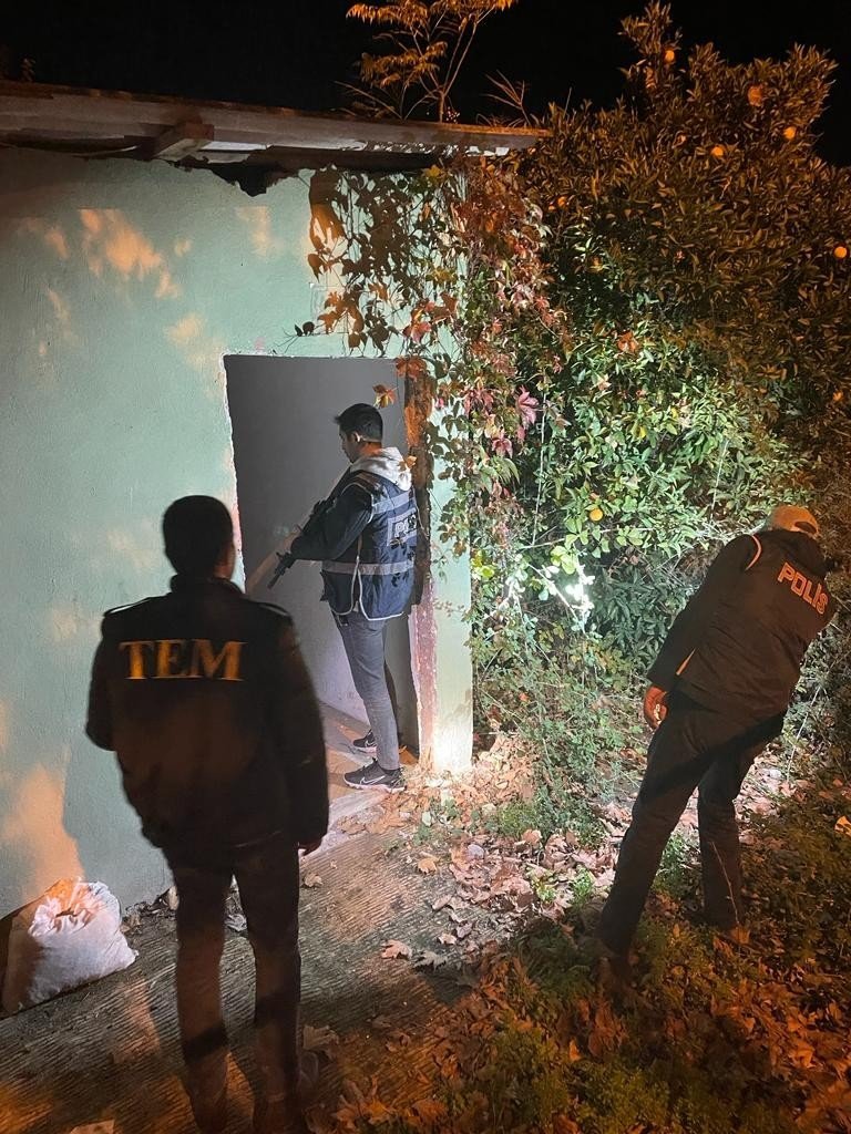 Antalya’da 7 İlçede Eş Zamanlı "umuma Açık Yer Denetimi Ve Yol Uygulaması"