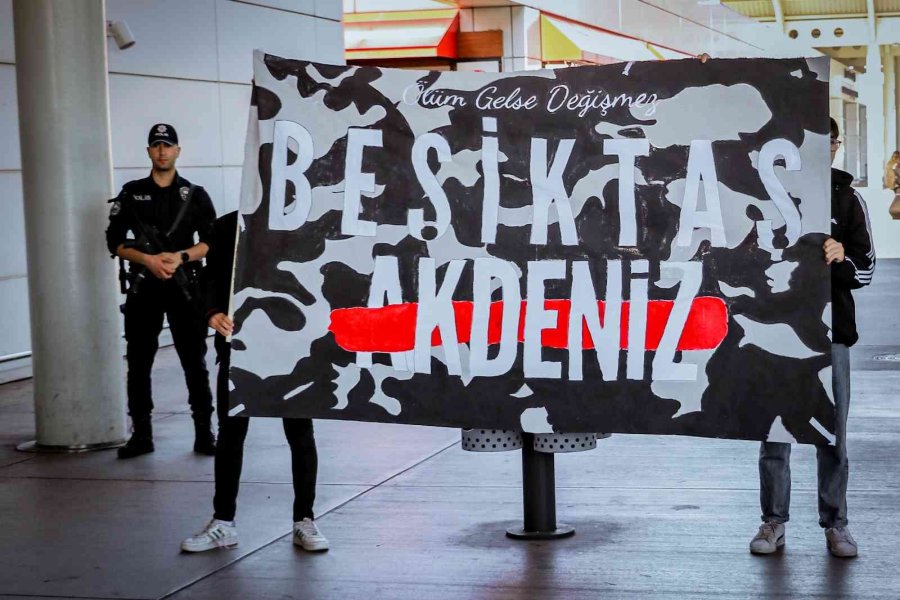 Beşiktaş Kamp İçin Antalya’ya Geldi