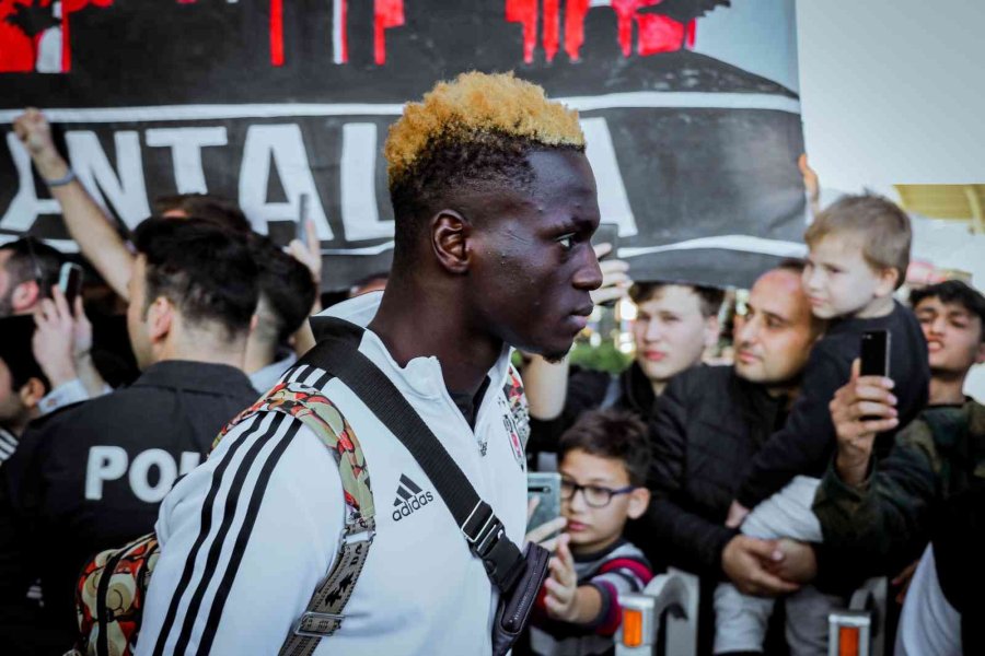 Beşiktaş Kamp İçin Antalya’ya Geldi