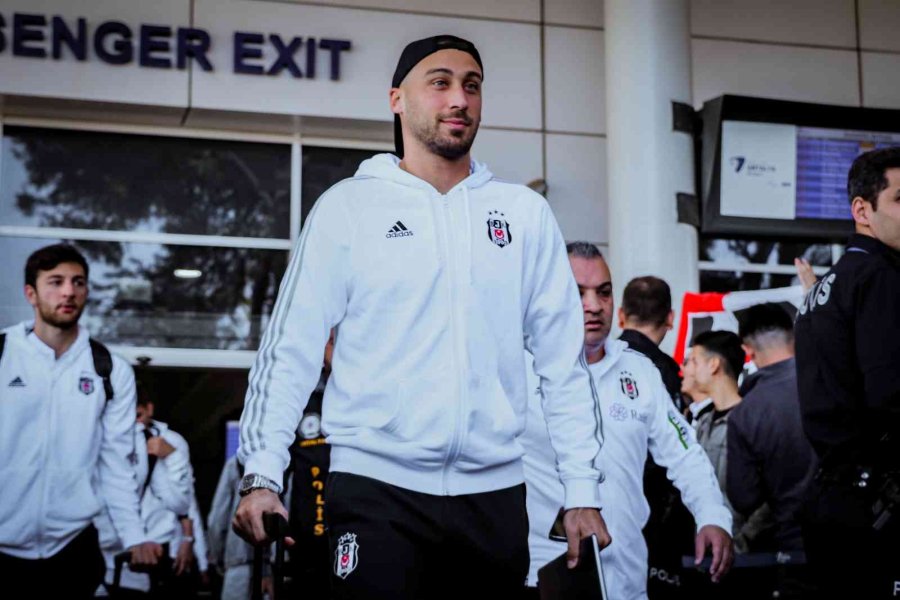 Beşiktaş Kamp İçin Antalya’ya Geldi