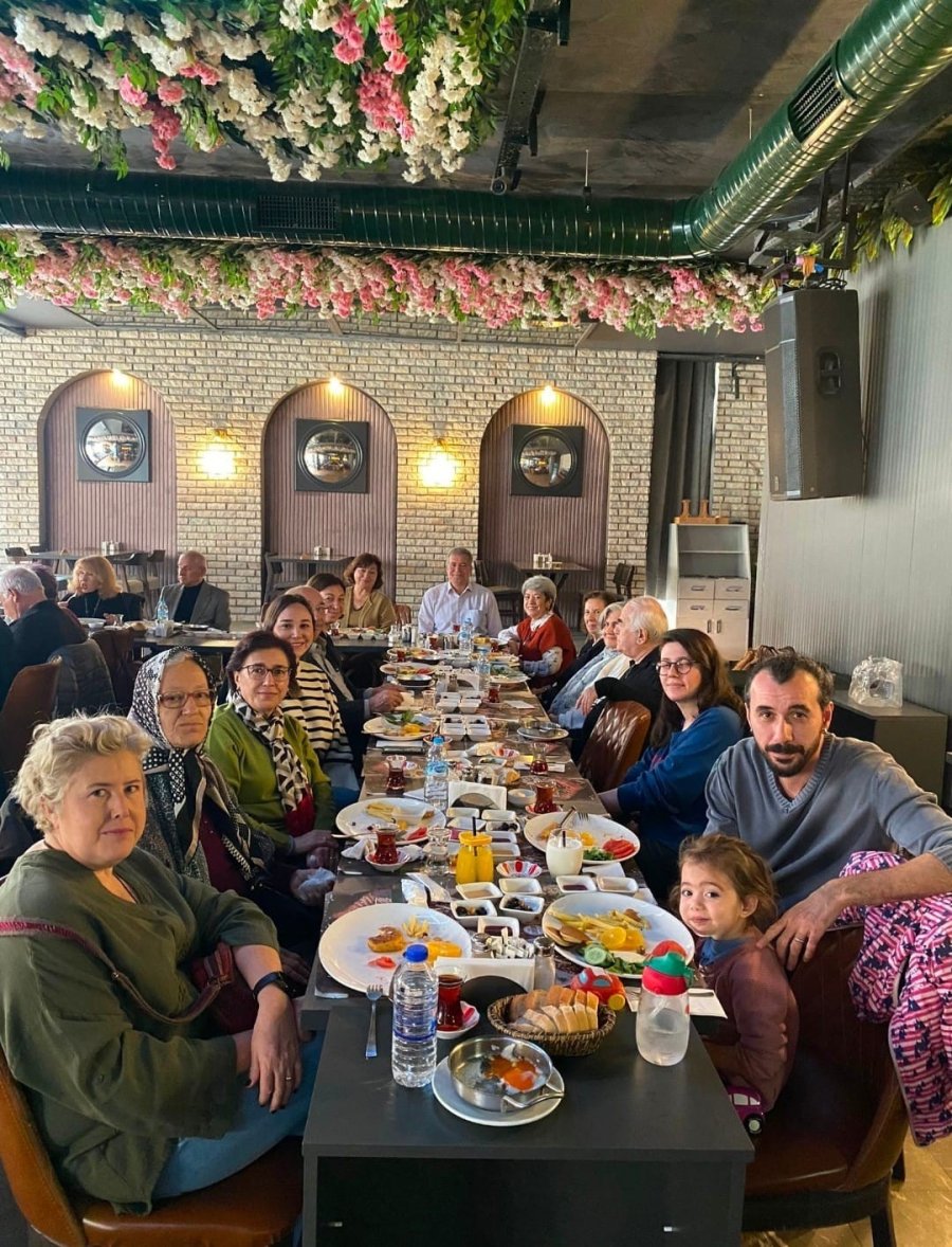 Gönüllü Üyeler Kahvaltı Etkinliğinde Buluştu