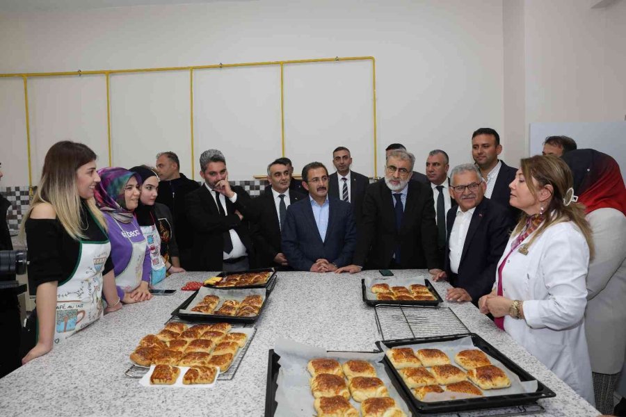 Başkan Büyükkılıç, Kaymek Akademi’de İncelemelerde Bulundu