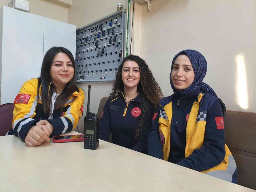 112’nin Sultanları İşlerini "aşkla" Yapıyor