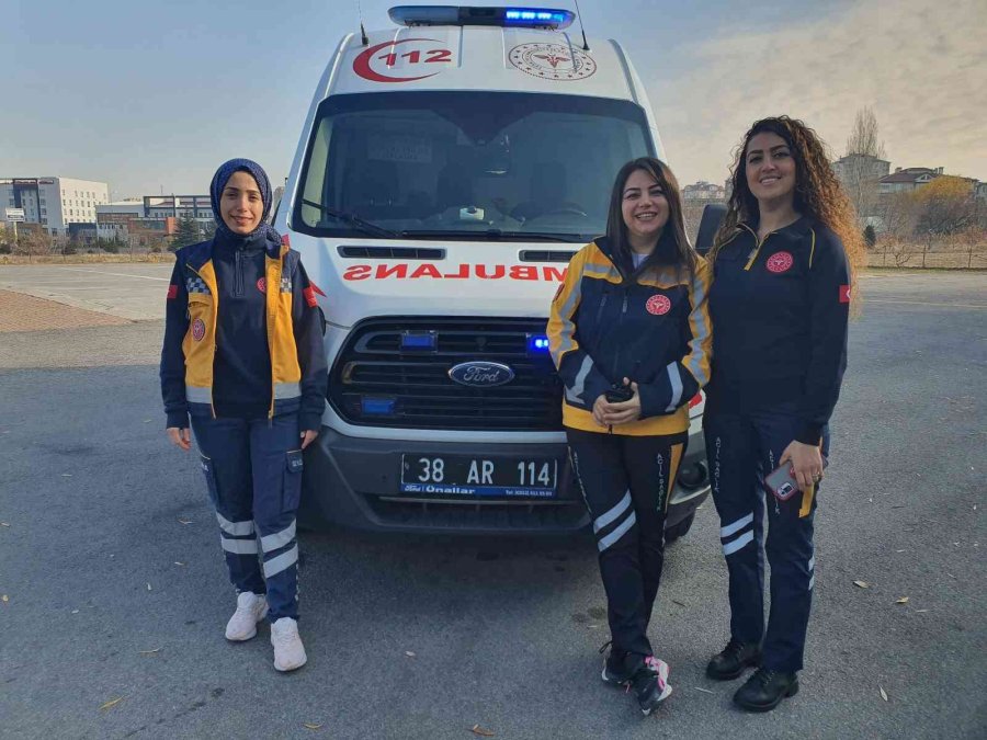 112’nin Sultanları İşlerini "aşkla" Yapıyor