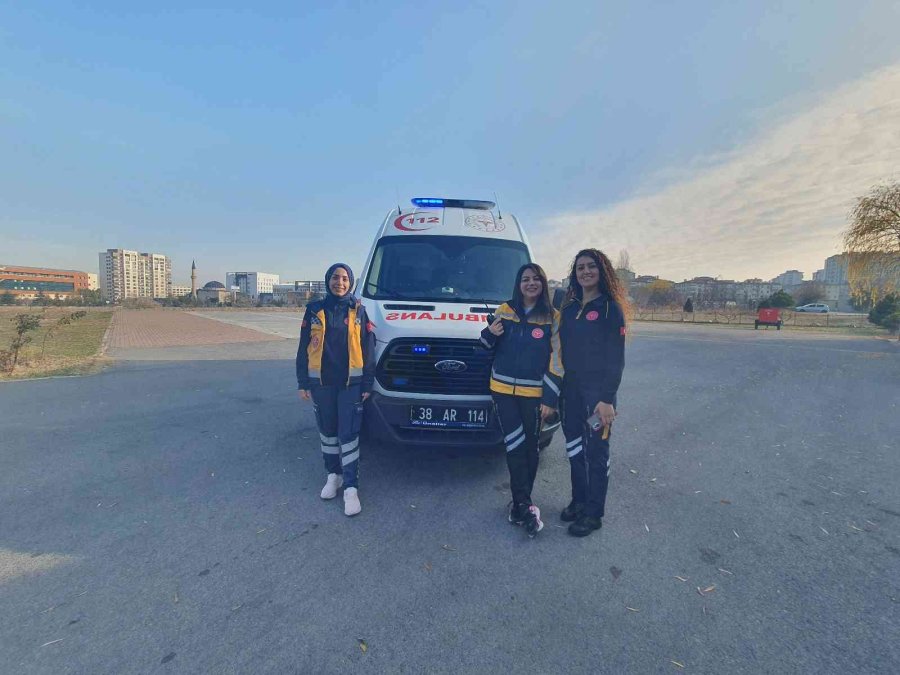 112’nin Sultanları İşlerini "aşkla" Yapıyor