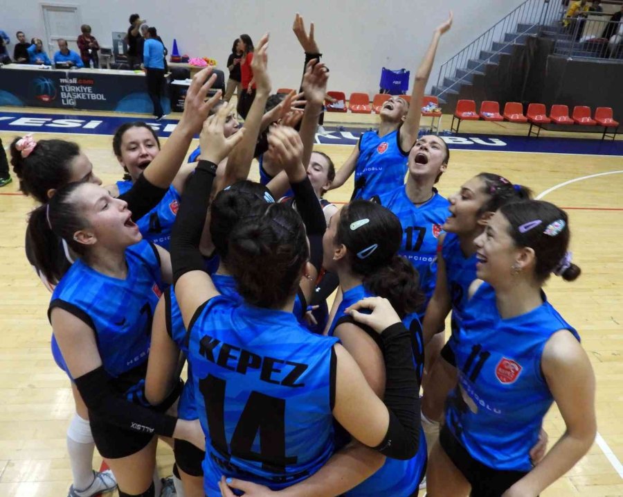 Kepez’in Kadın Voleybolcularından Final Gibi Galibiyet