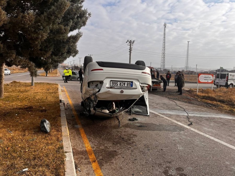 Aksaray’da 3 Aracın Karıştığı Kazada 5 Kişi Yaralandı