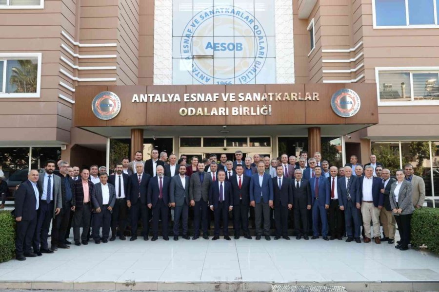 Başkan Böcek:"esnafla Rekabet İçinde Değiliz"