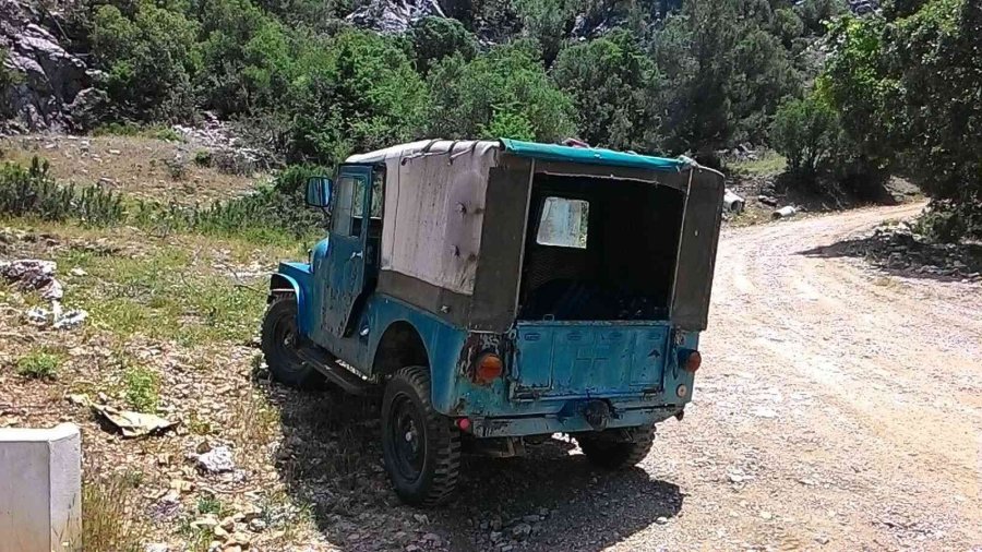 Kırmızı Işıkta Durunca Herkes Satılık Olup Olmadığını Soruyor