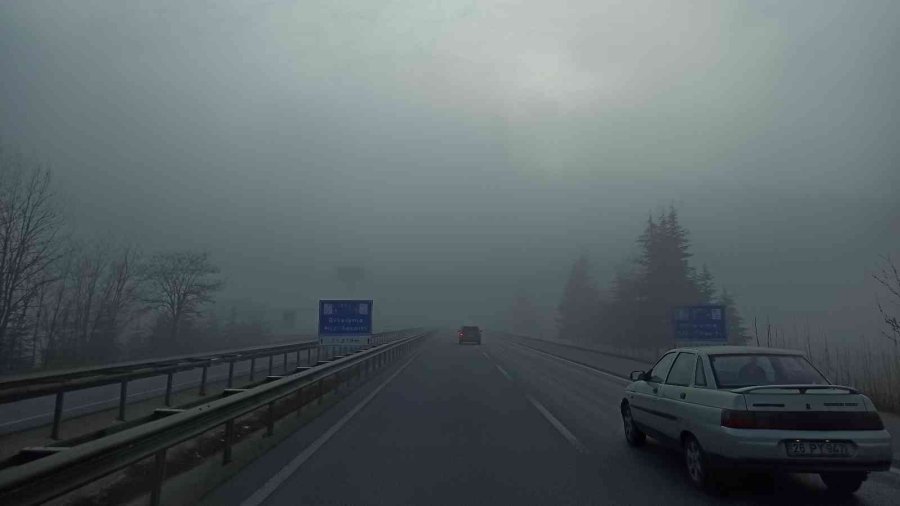 D200’de Görüş 5 Metreye Kadar Düştü, Sürücüler Zor Anlar Yaşadı