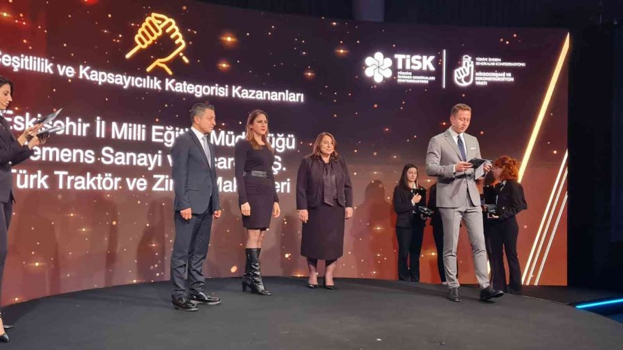 Eskişehir İl Milli Eğitim Müdürlüğü’nde Ödül Gururu