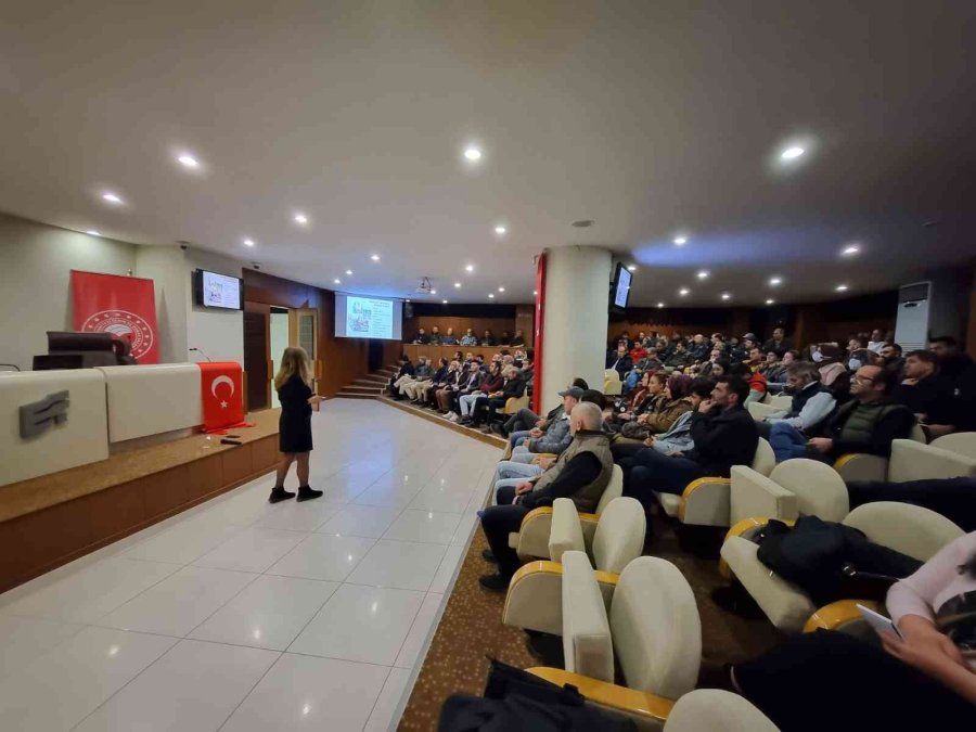 Ekmek Ve Ekmek Çeşitleri Üreten İşletme Personellerine Eğitim Verildi