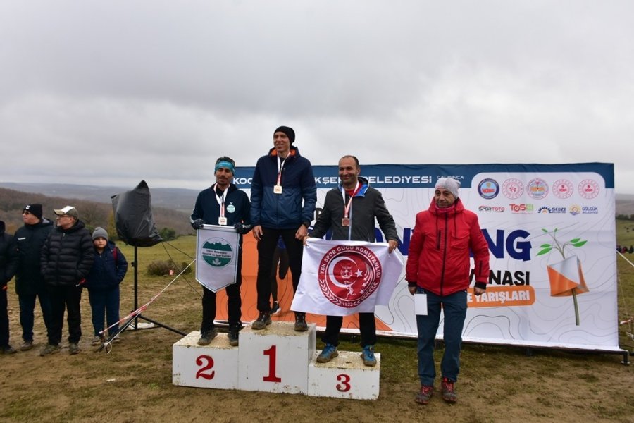 İnönülü Sporcular Madalya İle Döndü