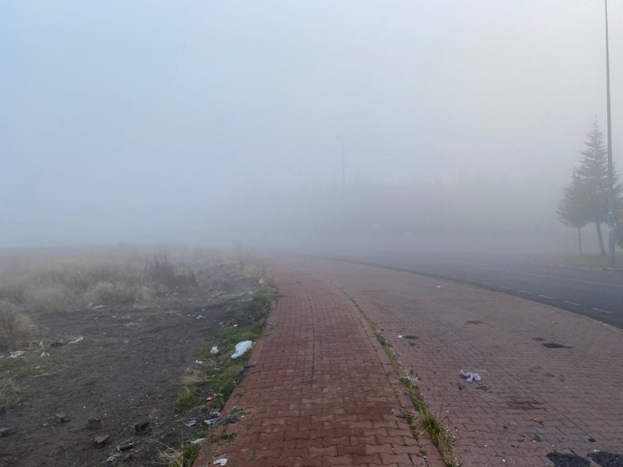 Kayseri’de Sis: Görüş Mesafesi 5 Metreye Kadar Düştü