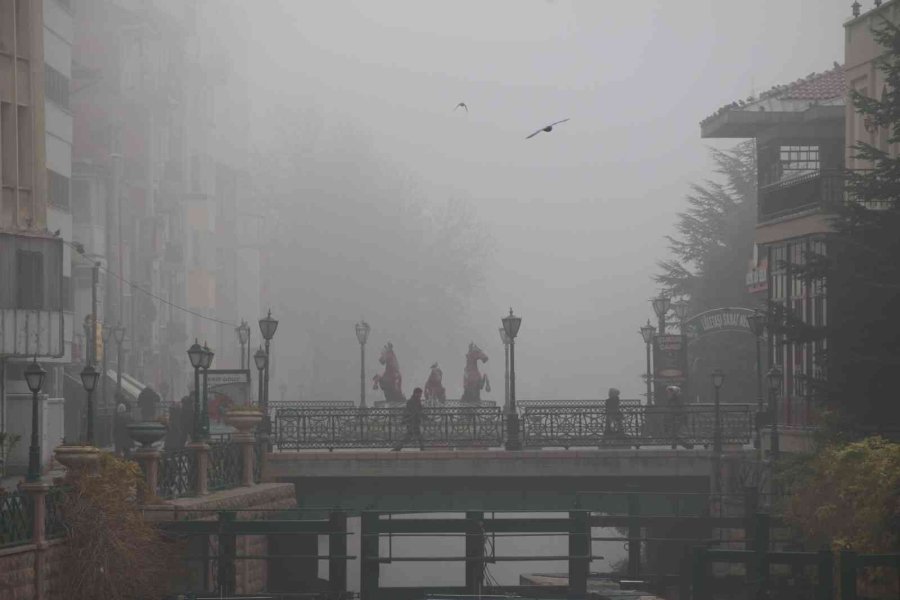 Eskişehir’i Sis Örttü