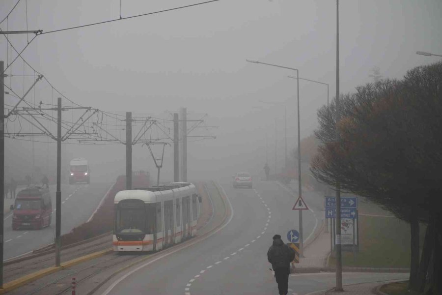 Eskişehir’i Sis Örttü