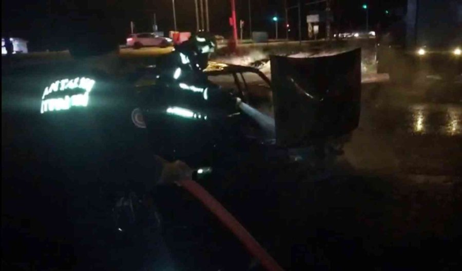 Çalıştırmak İsterken Yanan Aracı En Büyük Anısı Oldu