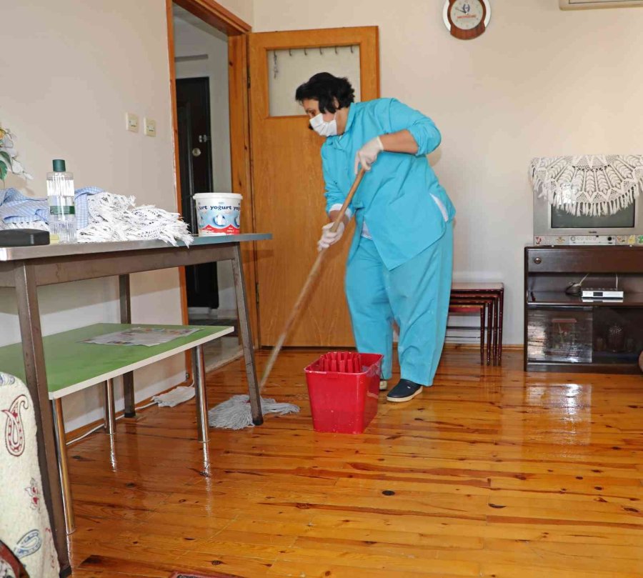 Büyükşehir’in Evde Sağlık Hizmeti İle Yüzler Gülüyor