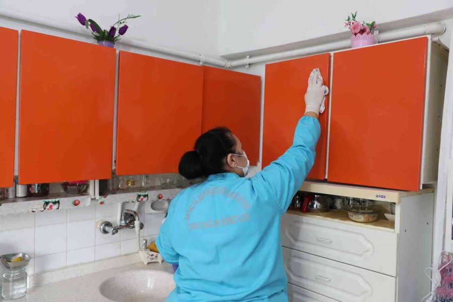 Büyükşehir’in Evde Sağlık Hizmeti İle Yüzler Gülüyor