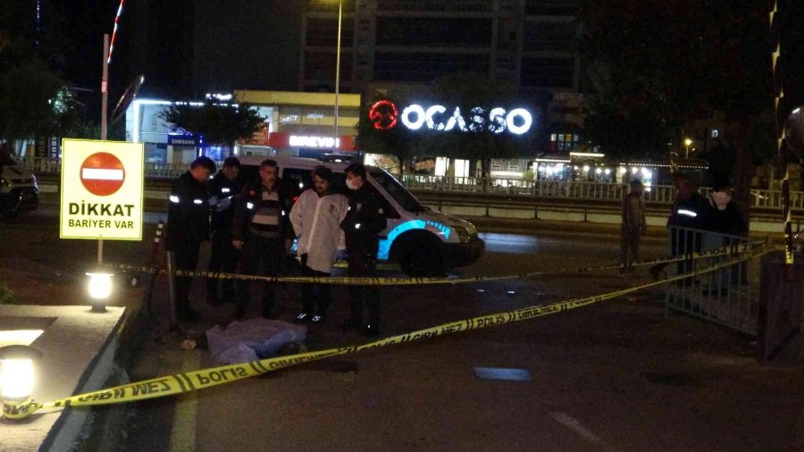 Çalışmak İçin Antalya’ya Geldi, Arkadaşlarını Beklerken Hayatını Kaybetti