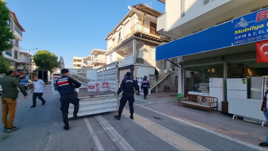 Jandarmadan 3 Milyon Değerinde Kaçak Tütün Operasyonu