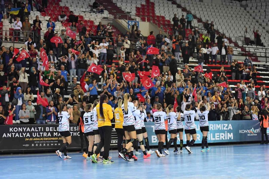 Mavi Kelebekler Lige Dönüyor