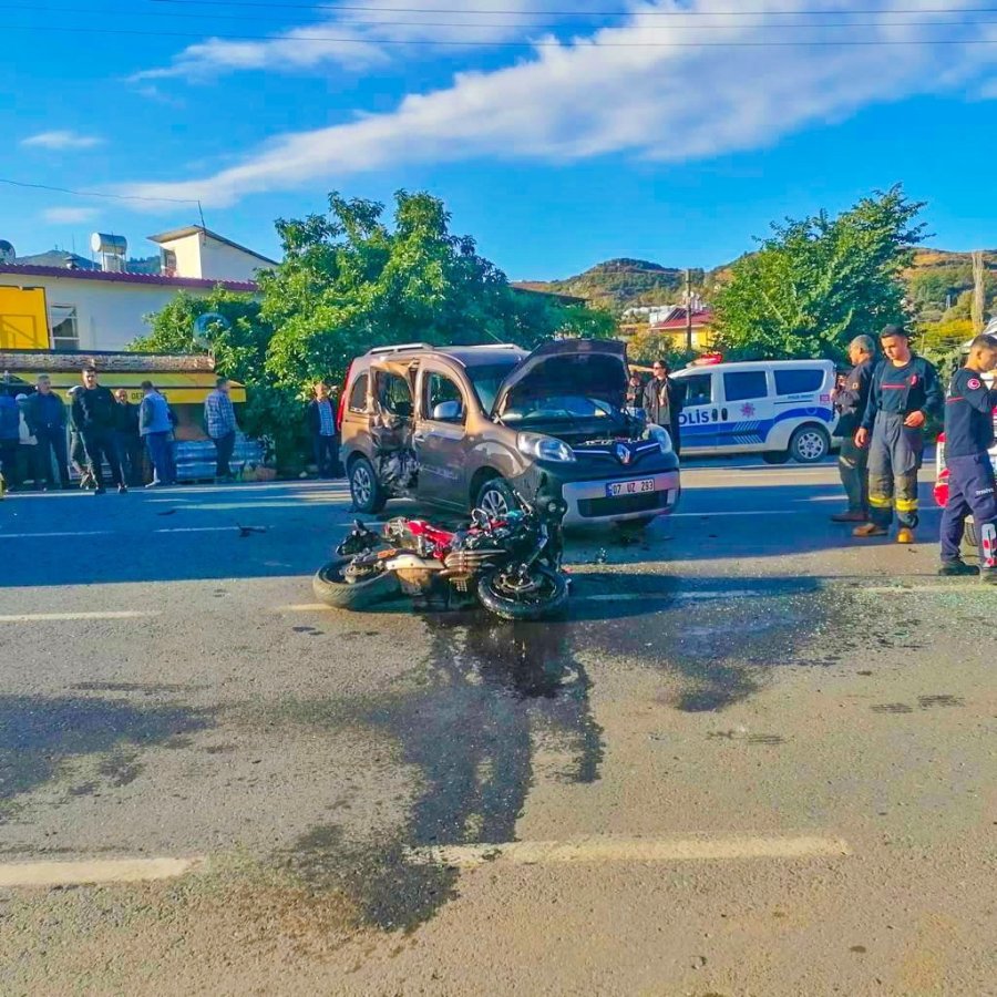 Motosiklet Sürücüsünü Ölüme Götüren Kaza Kamerada