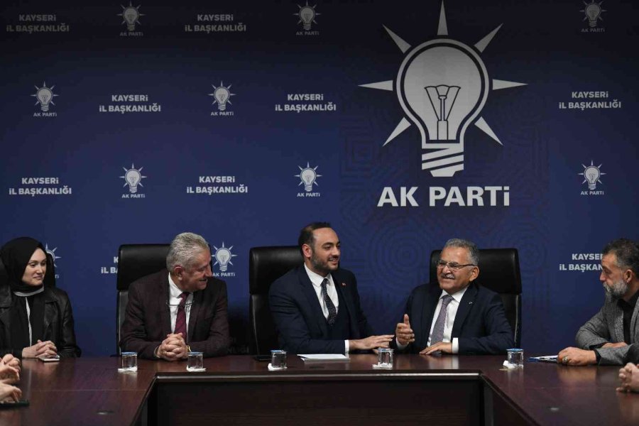 Başkan Büyükkılıç, Ak Parti Teşkilatlarıyla Bir Araya Geldi