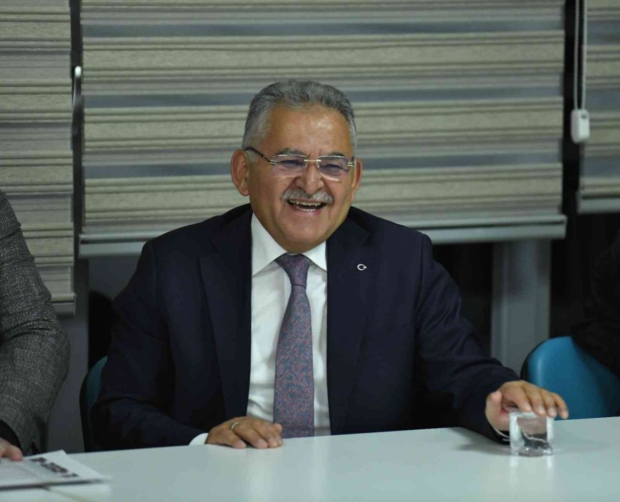 Başkan Büyükkılıç, Ak Parti Teşkilatlarıyla Bir Araya Geldi